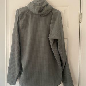 Men’s Patagonia zip up jacket - Medium, like new